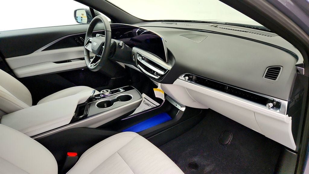 Used 2025 Cadillac Lyriq Luxury AWD/4WD image 22