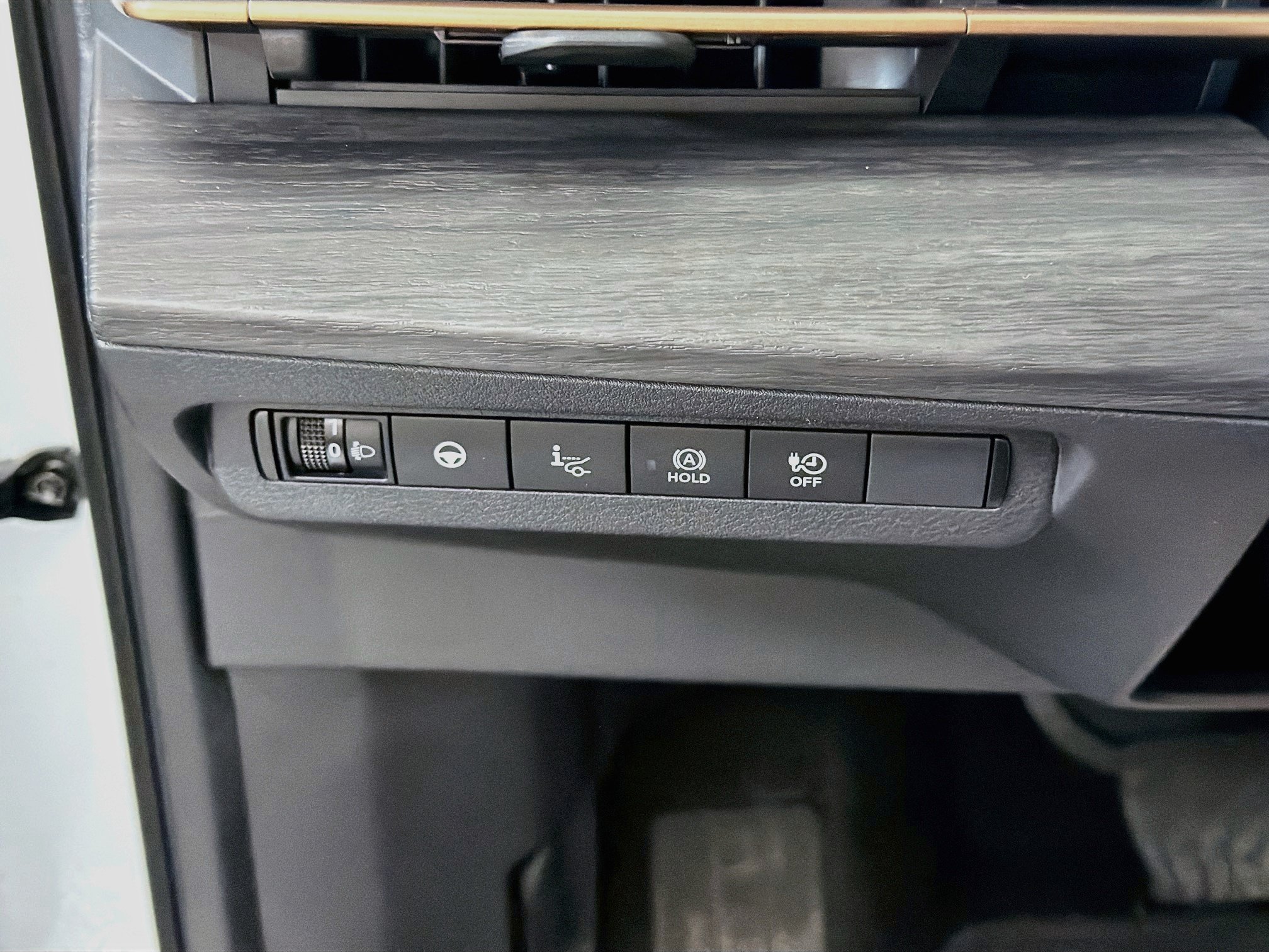 Used 2024 Nissan Ariya FWD image 17