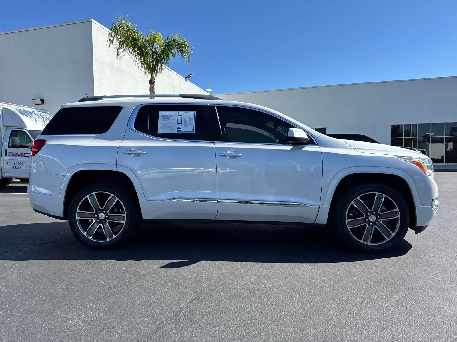 Certified 2017 GMC Acadia Denali w/ Technology Package FWD image 7