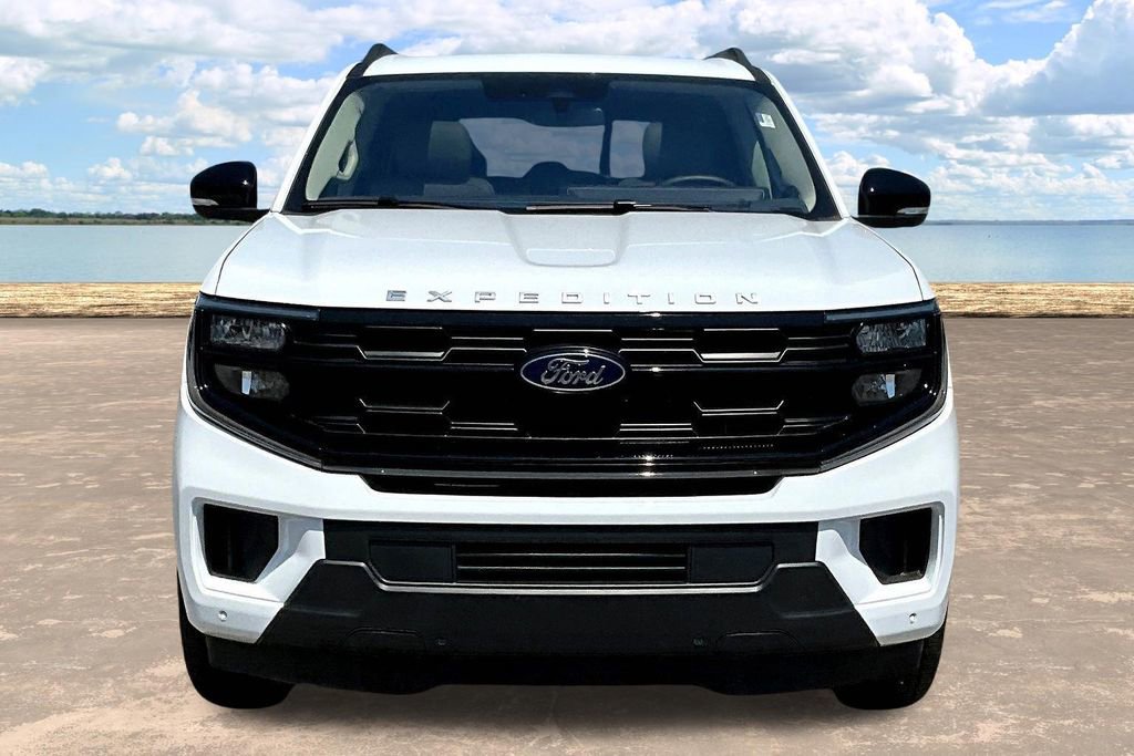 Used 2025 Ford Expedition Max Active AWD/4WD image 2