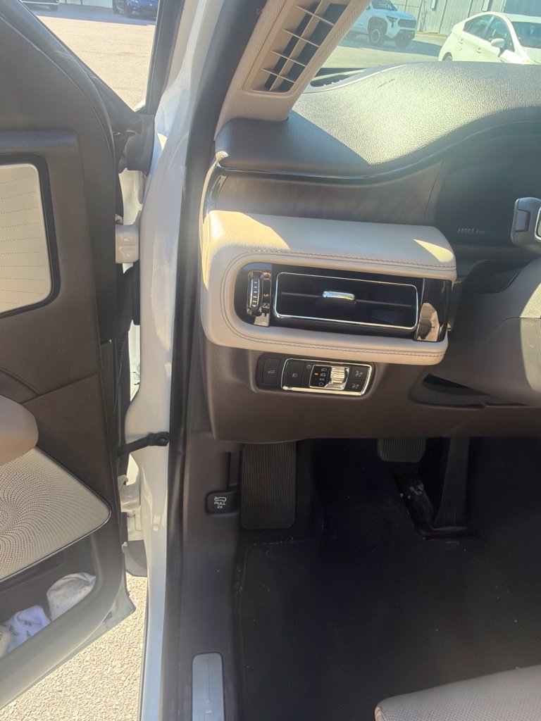 Used 2021 Lincoln Aviator Reserve w/ Equipment Group 201A RWD image 14