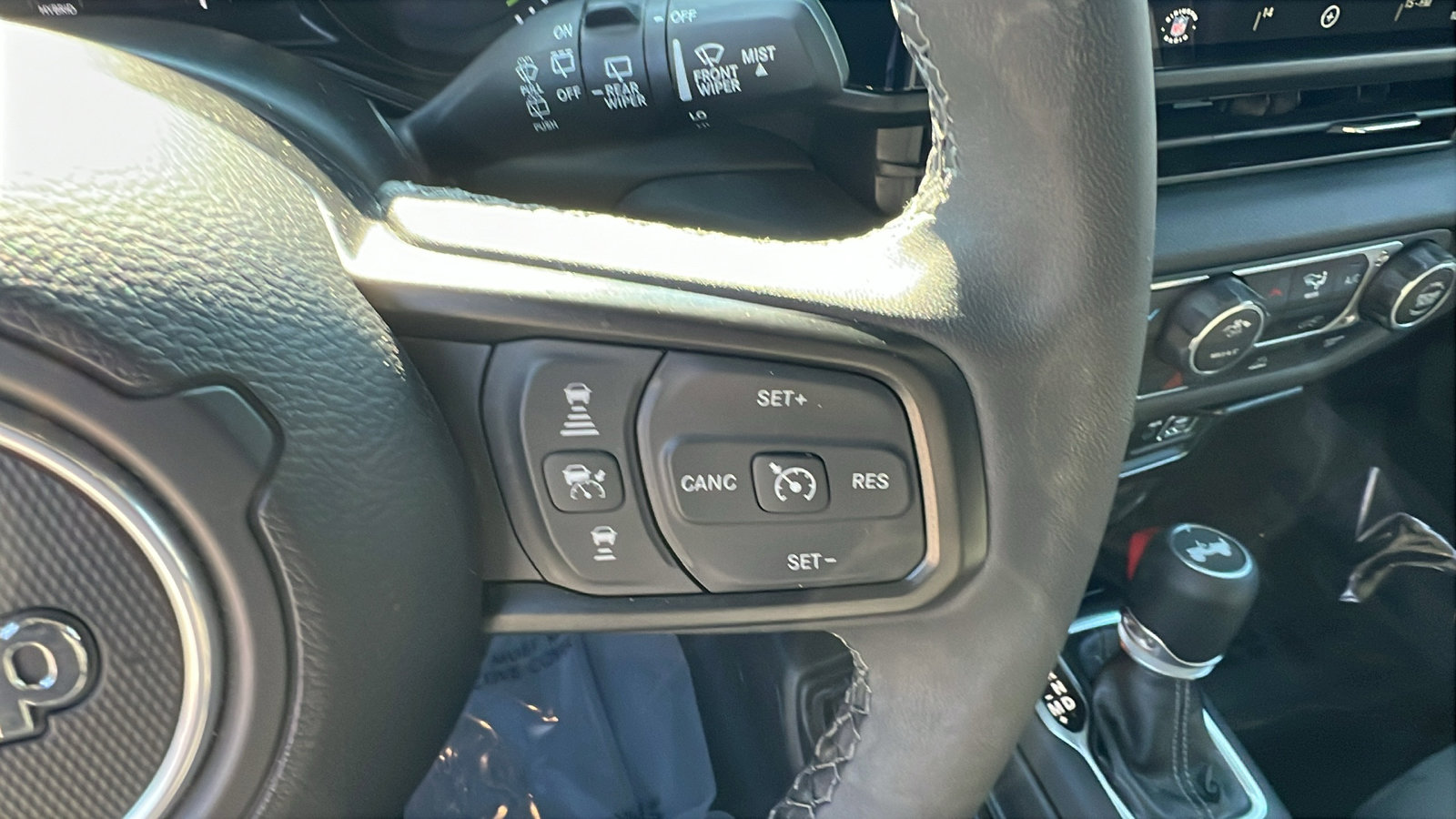 Used 2025 Jeep Wrangler Willys image 28