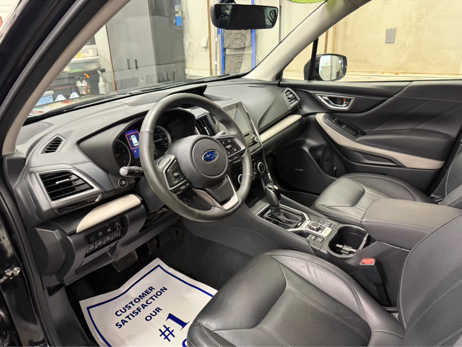 Used 2023 Subaru Forester Limited AWD/4WD image 9
