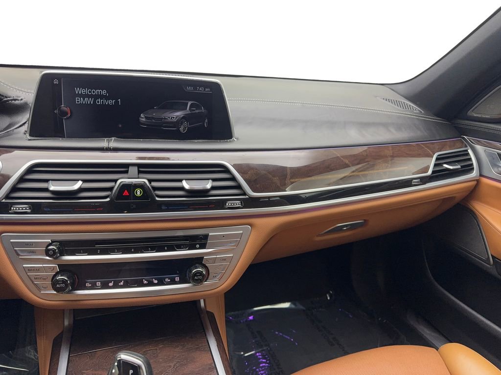 Used 2017 BMW 750i xDrive image 55