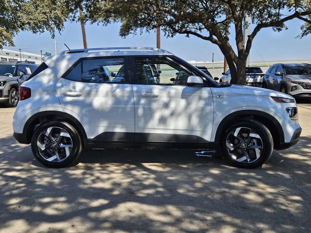 New 2025 Hyundai Venue SEL image 6