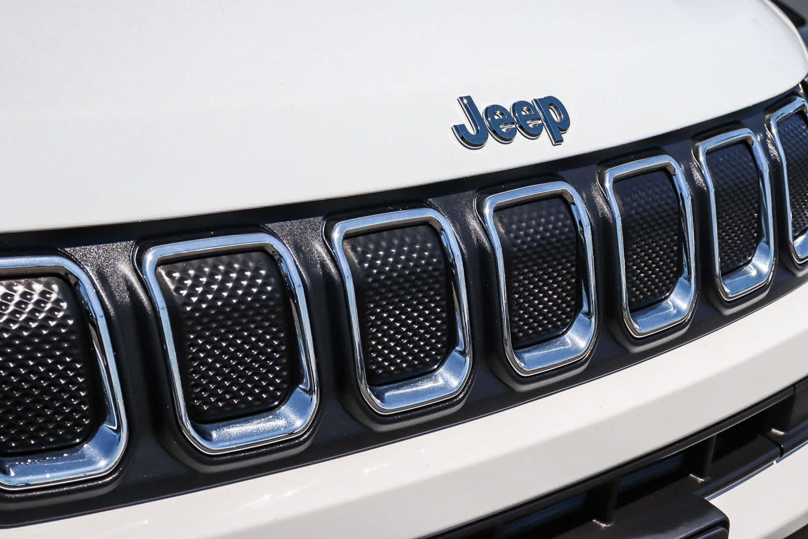 Used 2022 Jeep Compass Latitude AWD/4WD image 6