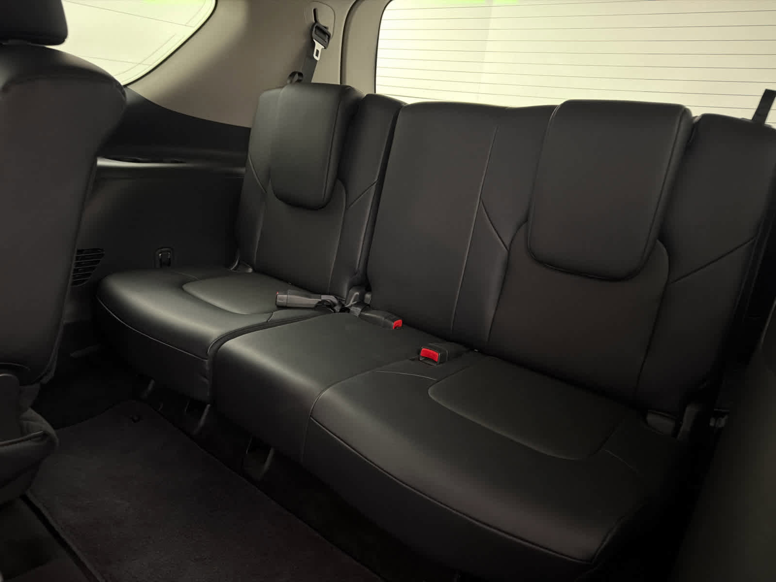 Certified 2024 Nissan Armada SV w/ Cargo Package AWD/4WD image 17