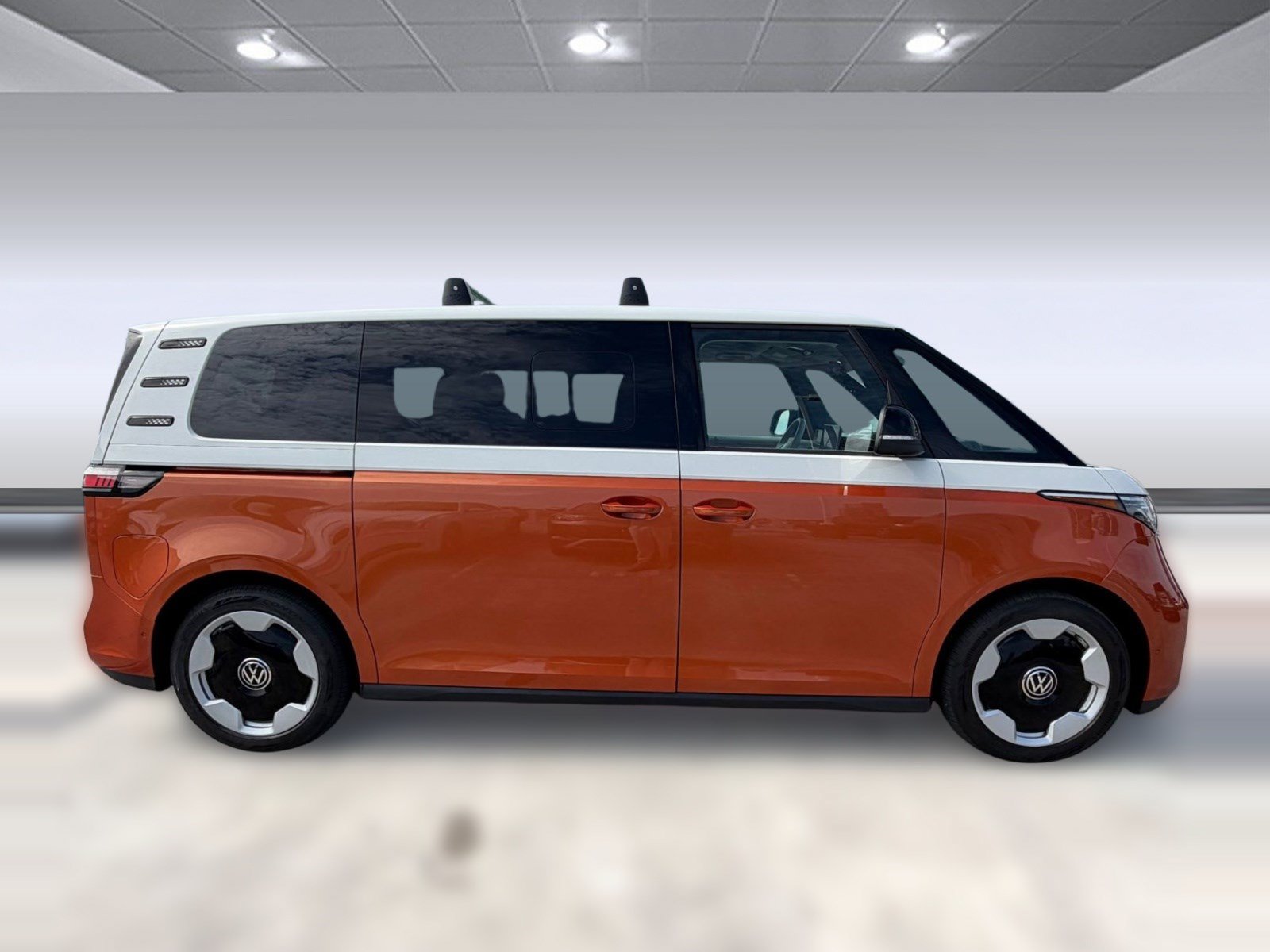 Certified 2025 Volkswagen ID. Buzz Pro S Plus RWD image 8