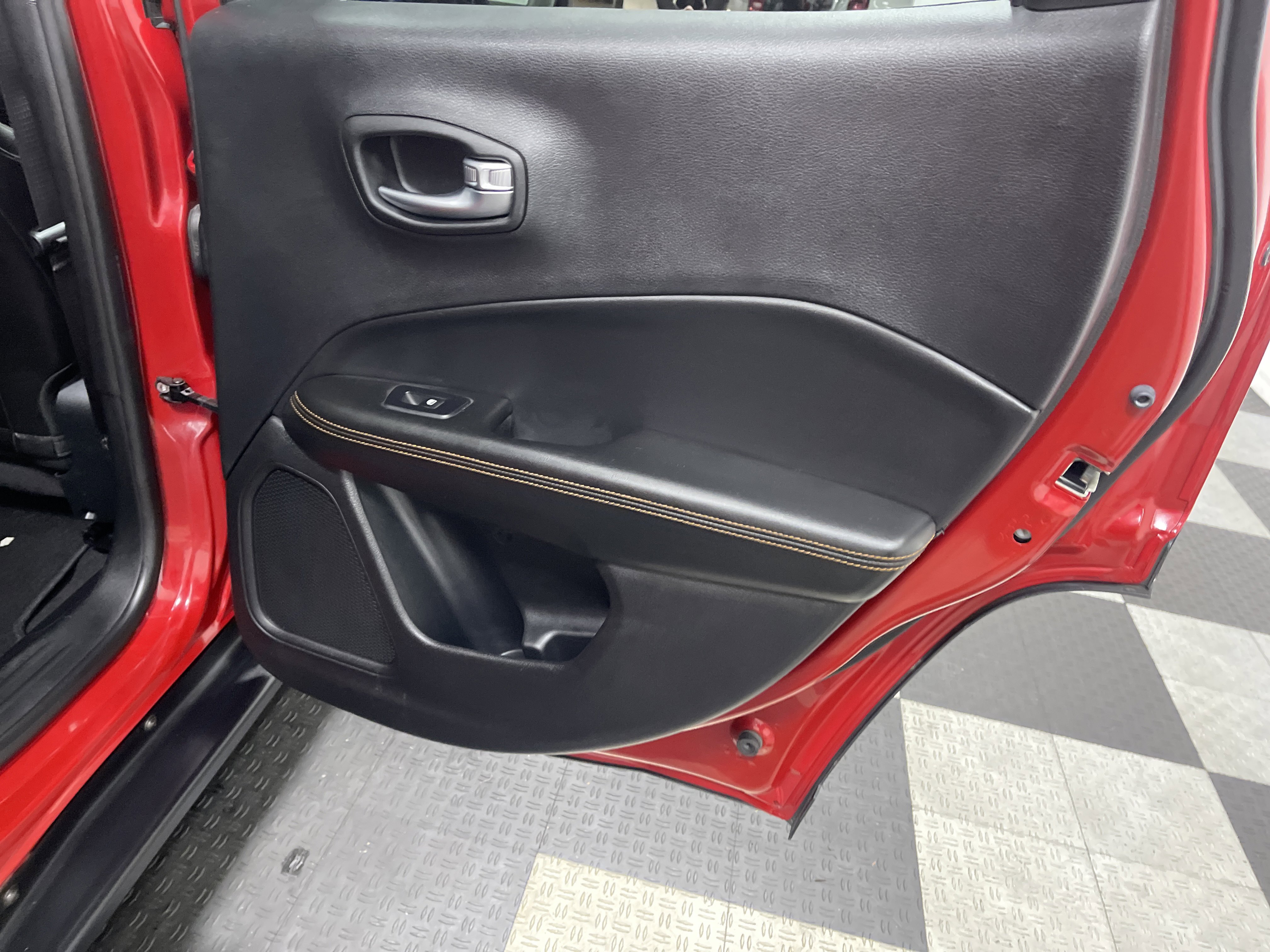 Used 2019 Jeep Compass Limited AWD/4WD image 19