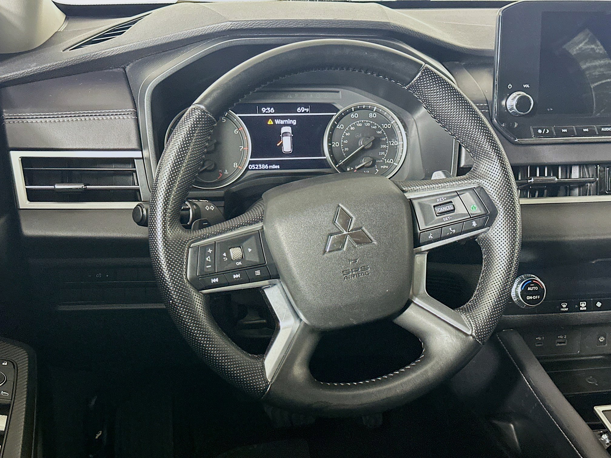 Used 2024 Mitsubishi Outlander SE AWD/4WD image 18
