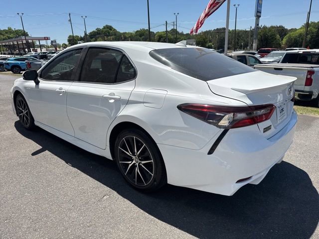 Used 2024 Toyota Camry SE w/ Cold Weather Package FWD image 4