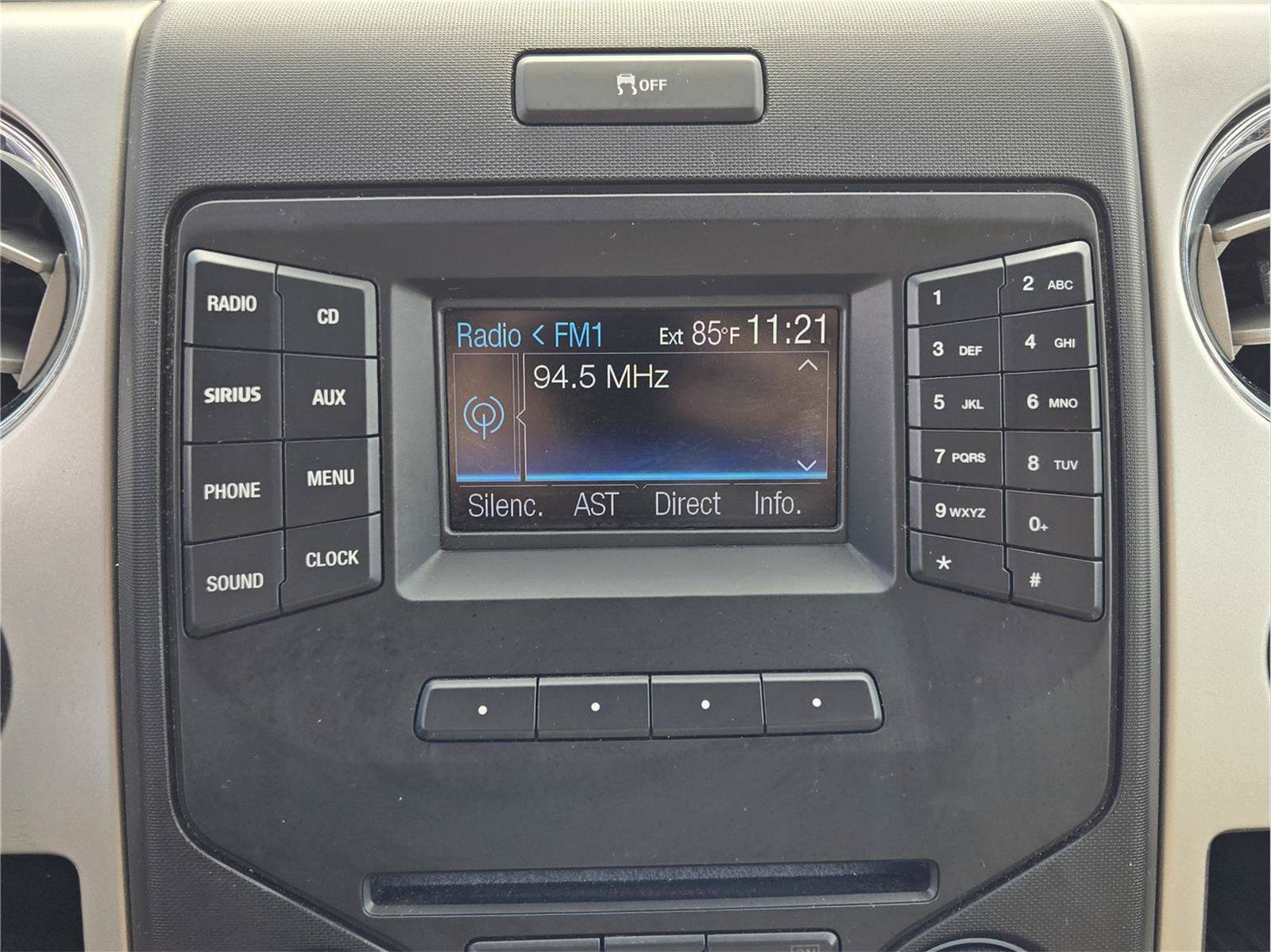Used 2013 Ford F150 XLT w/ Mid Equipment Group RWD image 16