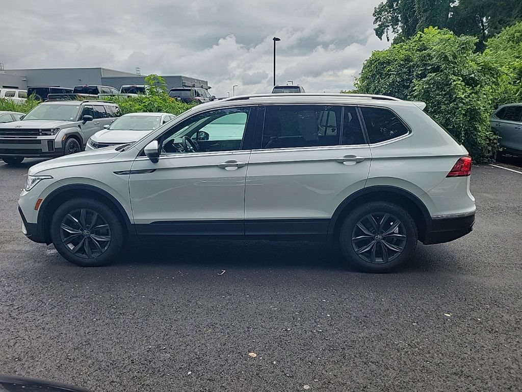 Used 2022 Volkswagen Tiguan SE AWD/4WD image 9