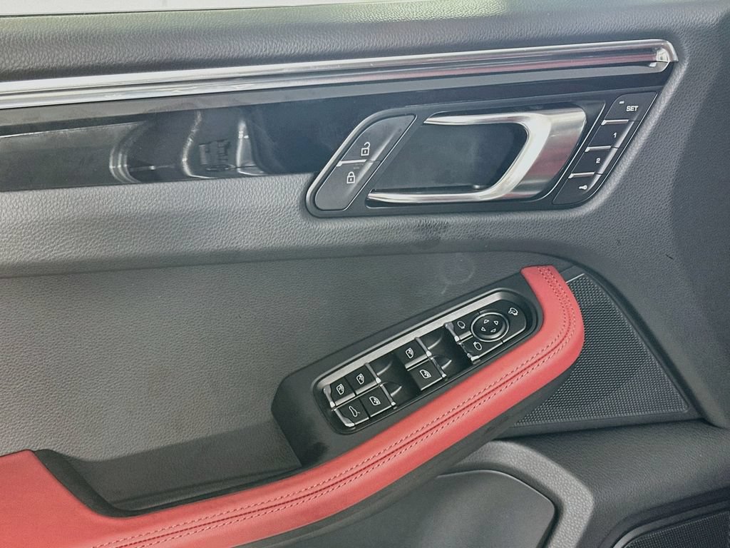 New 2026 Porsche Macan AWD/4WD image 20