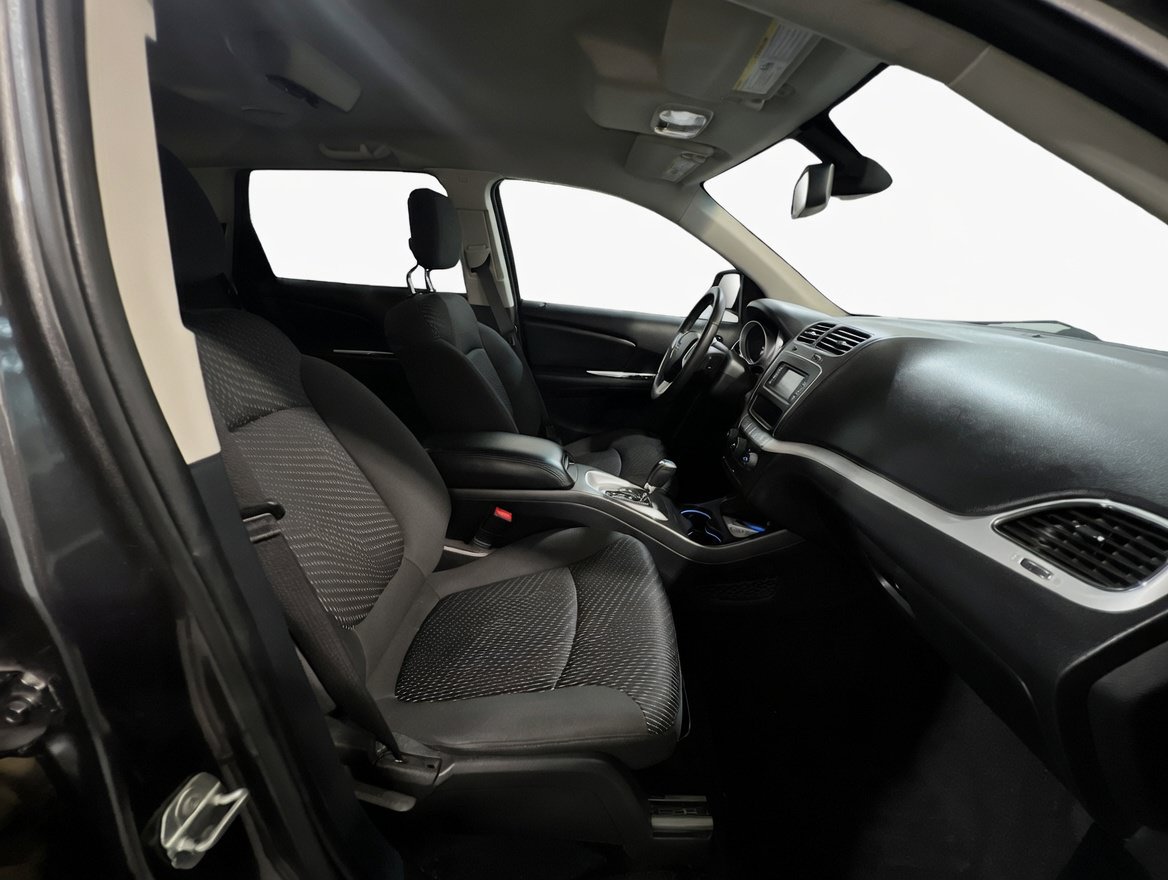 Used 2018 Dodge Journey SXT w/ Connectivity Group FWD image 20
