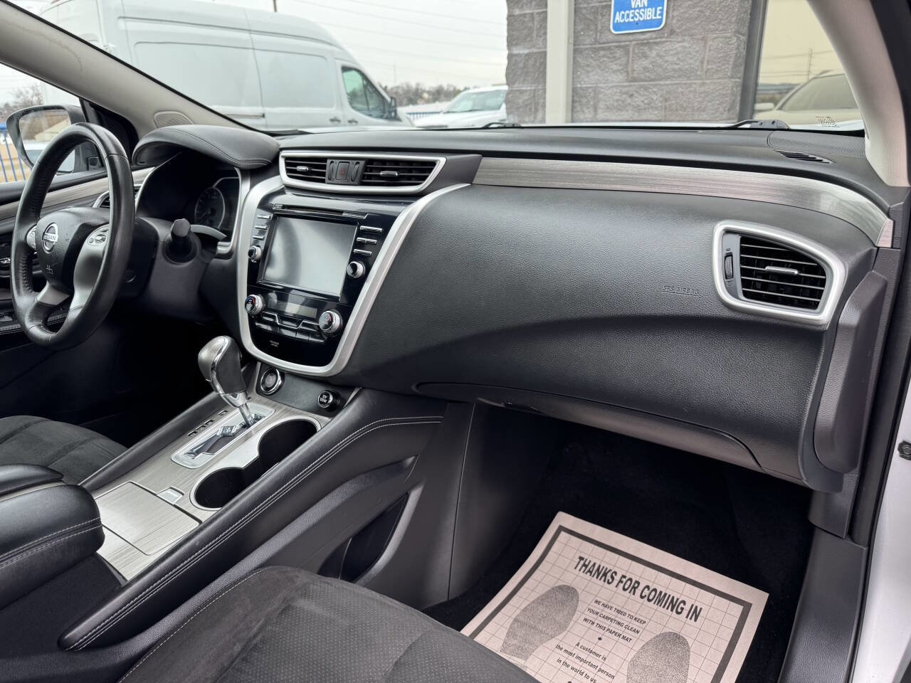 Used 2017 Nissan Murano SV w/ Premium Package image 12