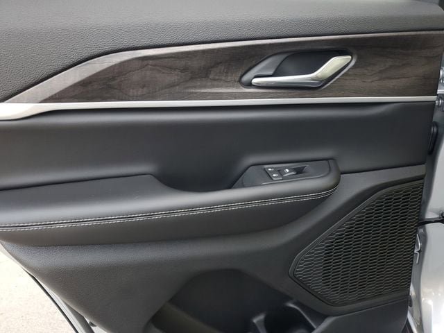 New 2025 Jeep Grand Cherokee Limited w/ Black Appearance Package image 16