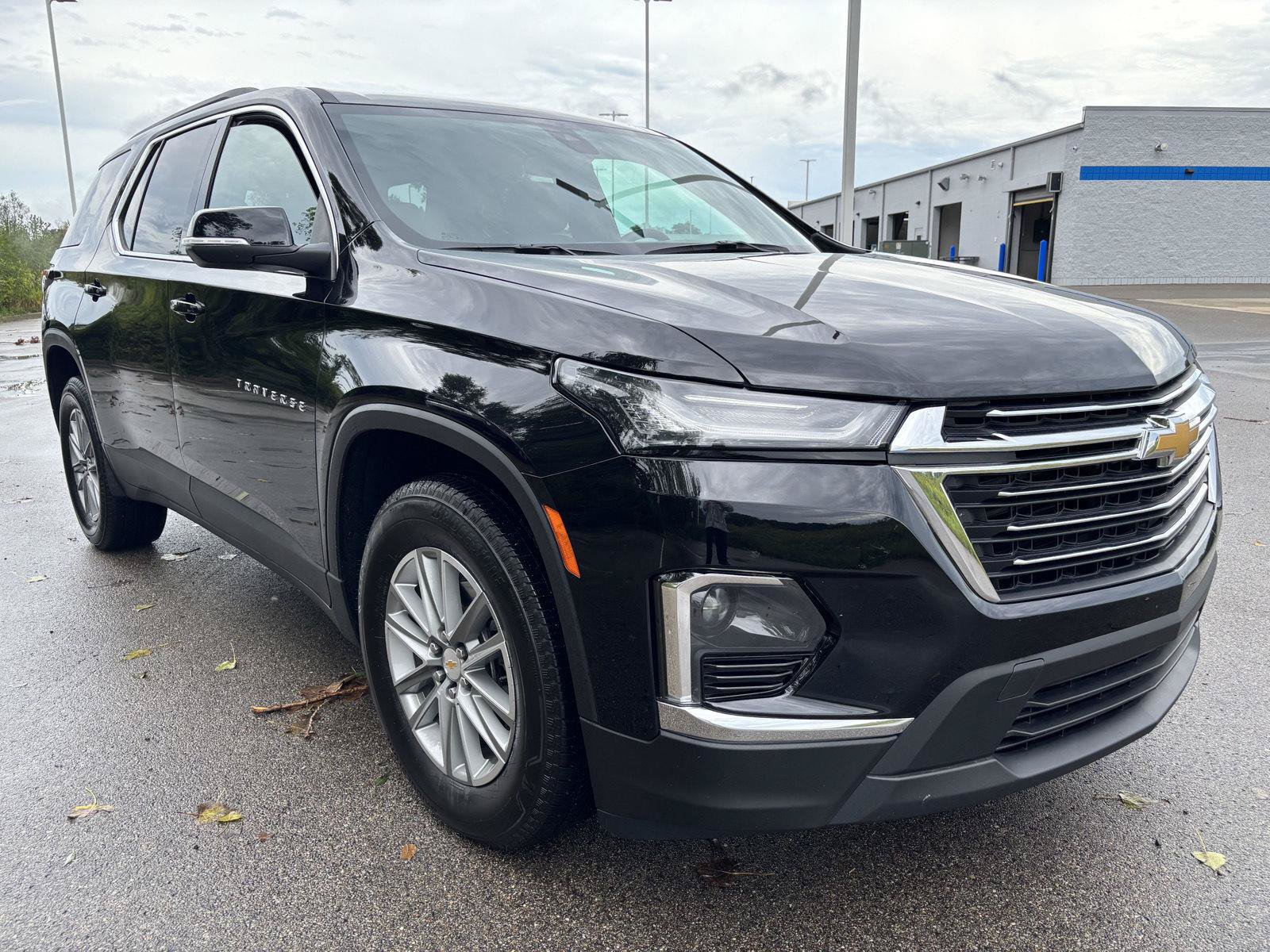 Used 2023 Chevrolet Traverse LT AWD/4WD image 7