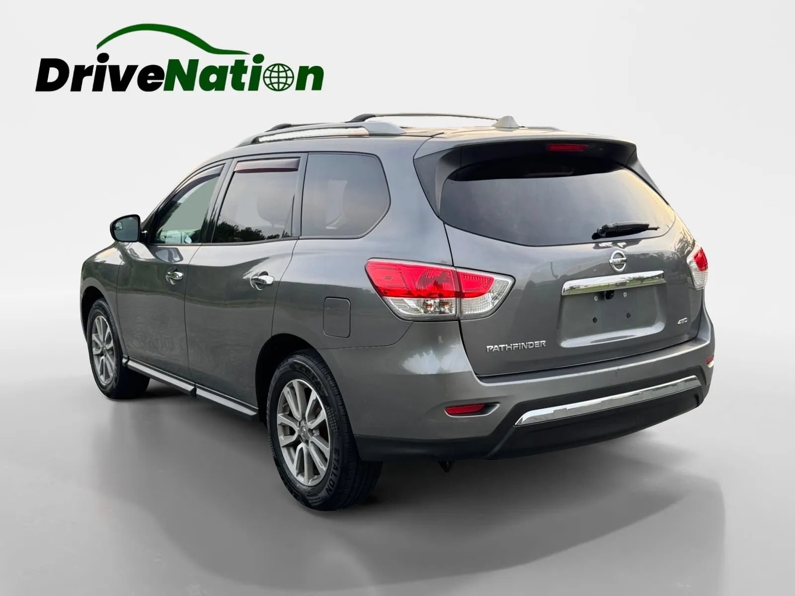 Used 2016 Nissan Pathfinder S AWD/4WD image 7
