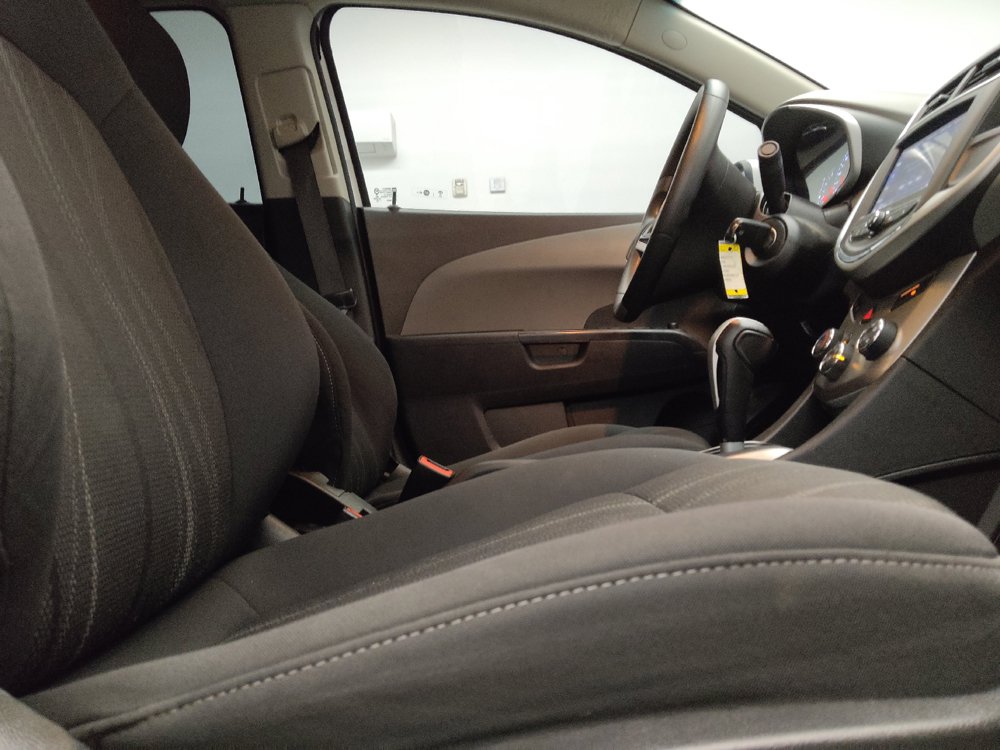 Used 2018 Chevrolet Sonic LT FWD image 21