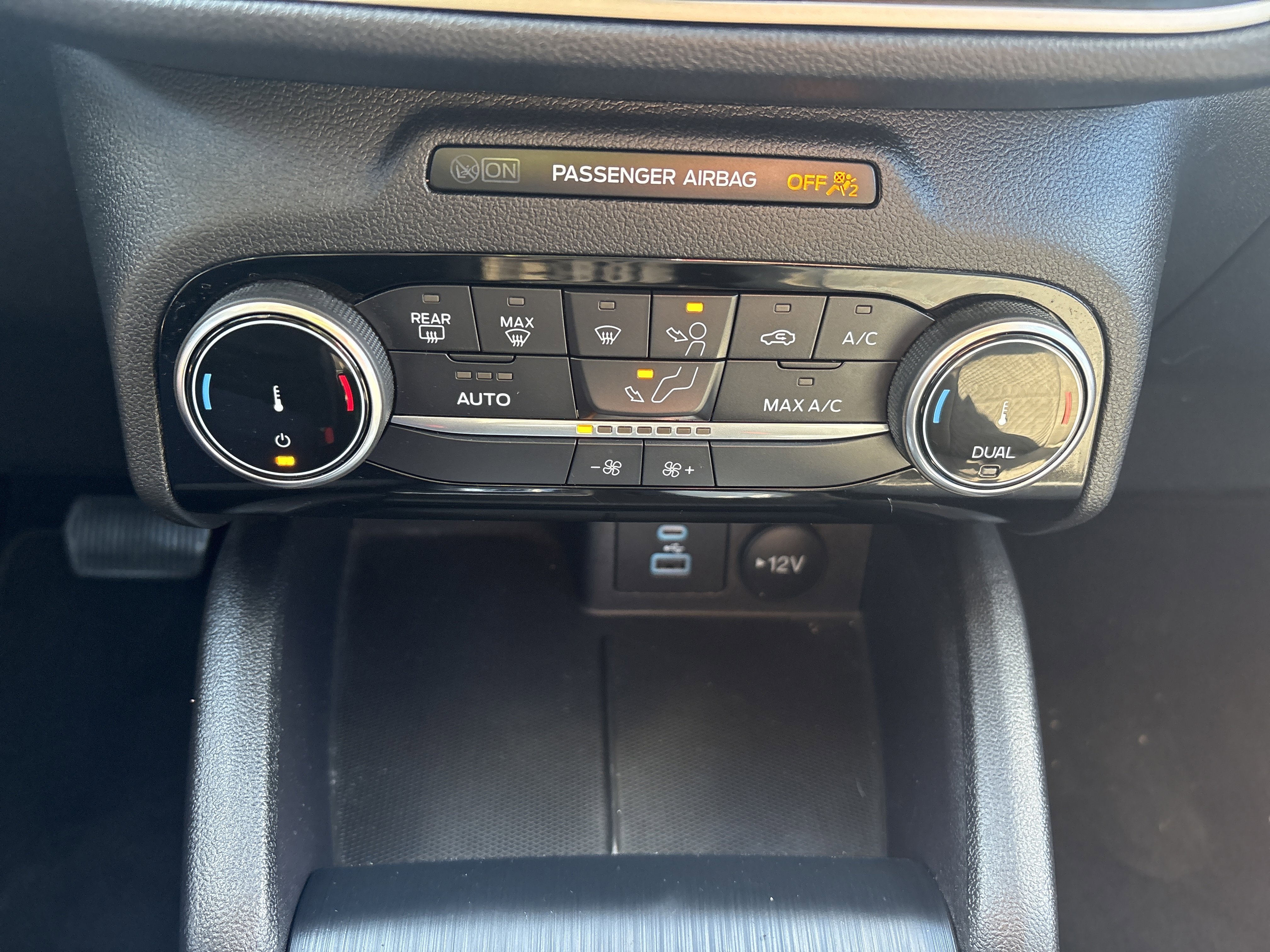 Used 2022 Ford Escape SE image 13