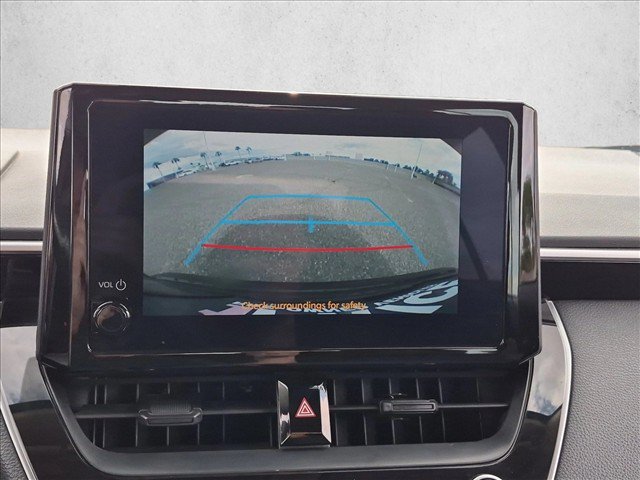 Used 2025 Toyota Corolla LE FWD image 17