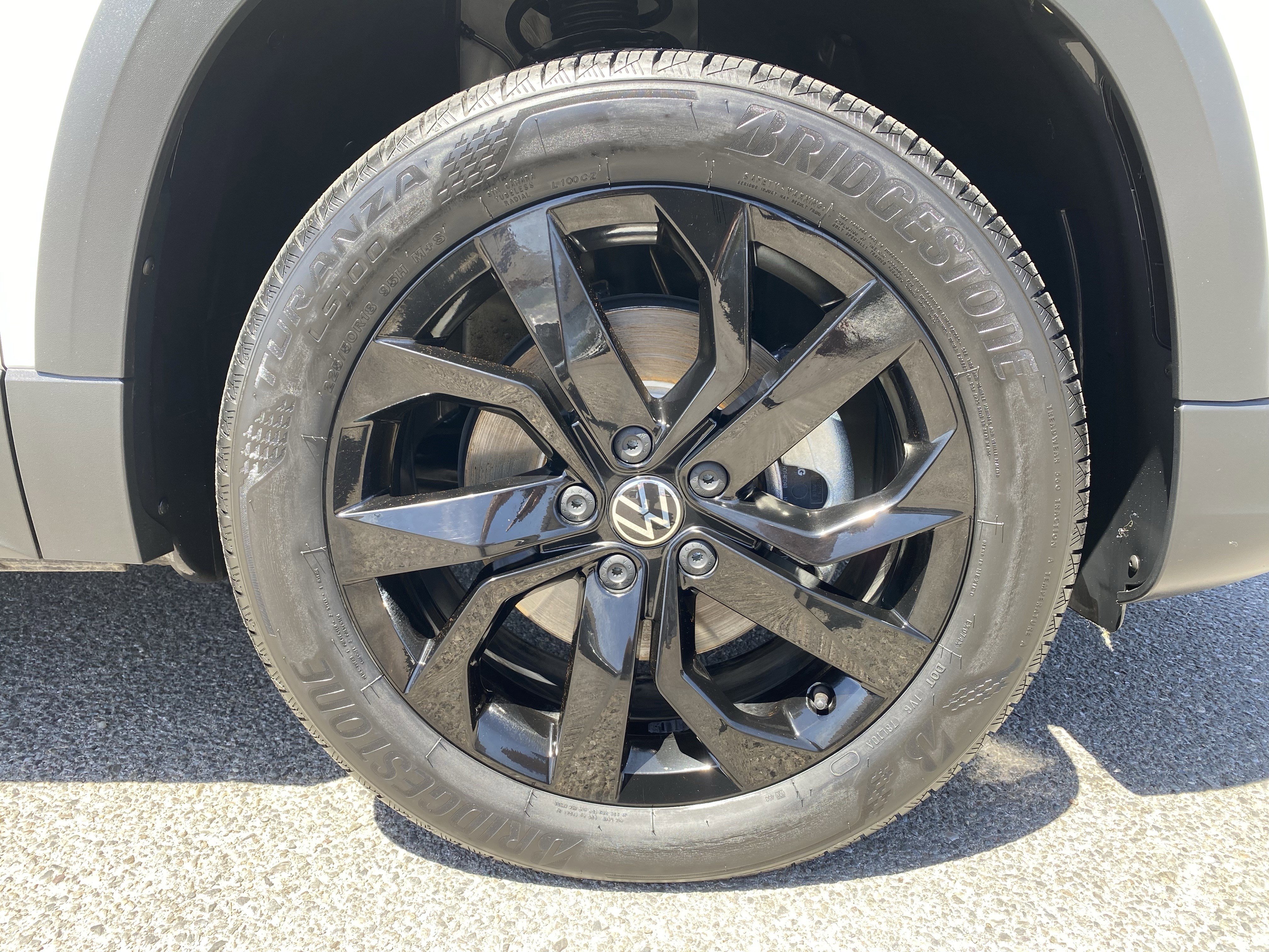 Certified 2023 Volkswagen Taos SE w/ Black Wheel Package AWD/4WD image 10