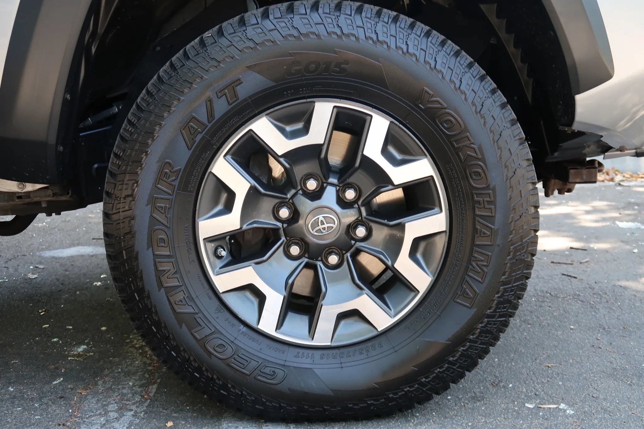 Used 2017 Toyota Tacoma TRD Off-Road w/ Tow Package AWD/4WD image 15