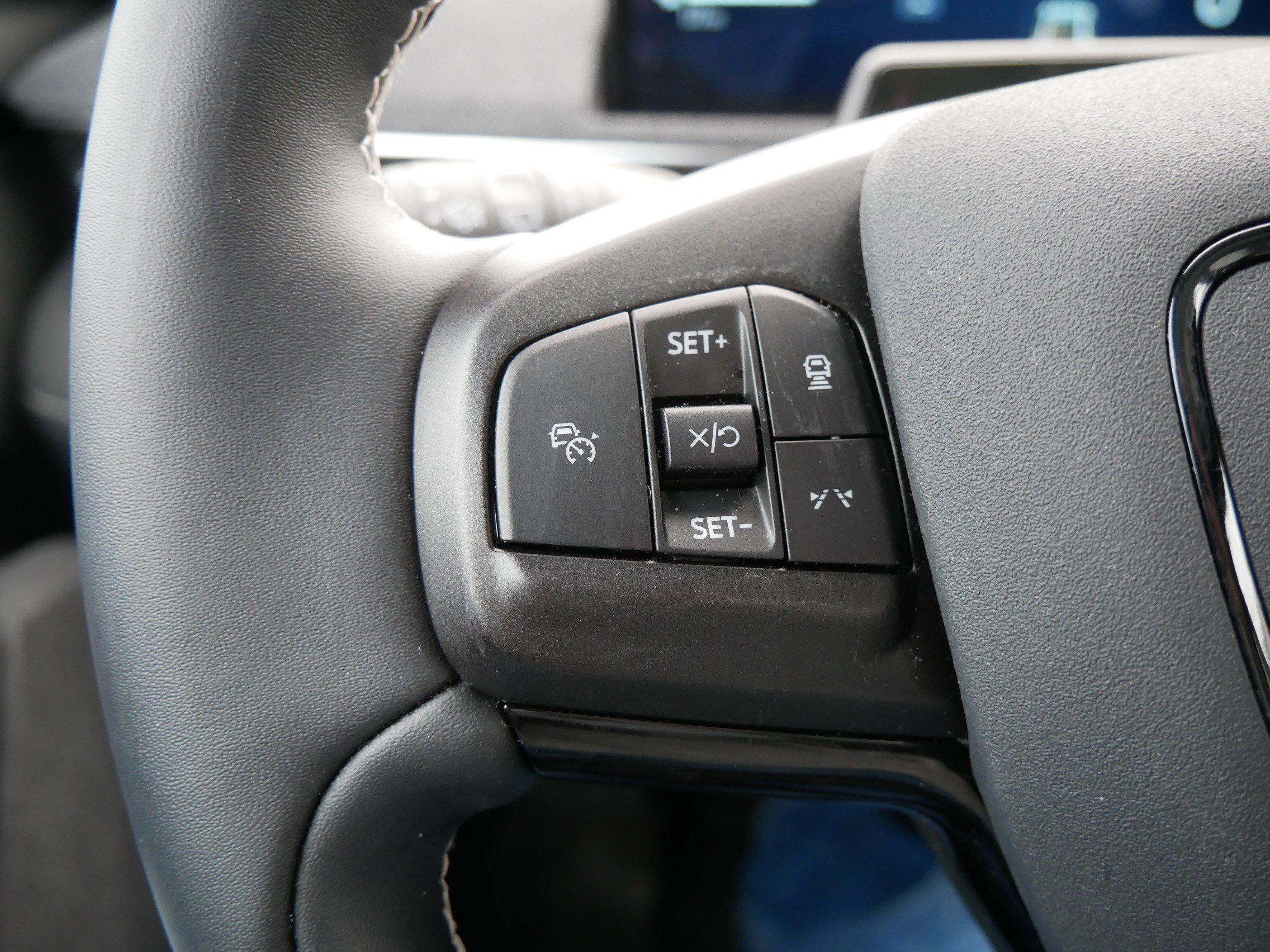 Used 2025 Ford Mustang Mach-E GT w/ Bronze Appearance Package image 31