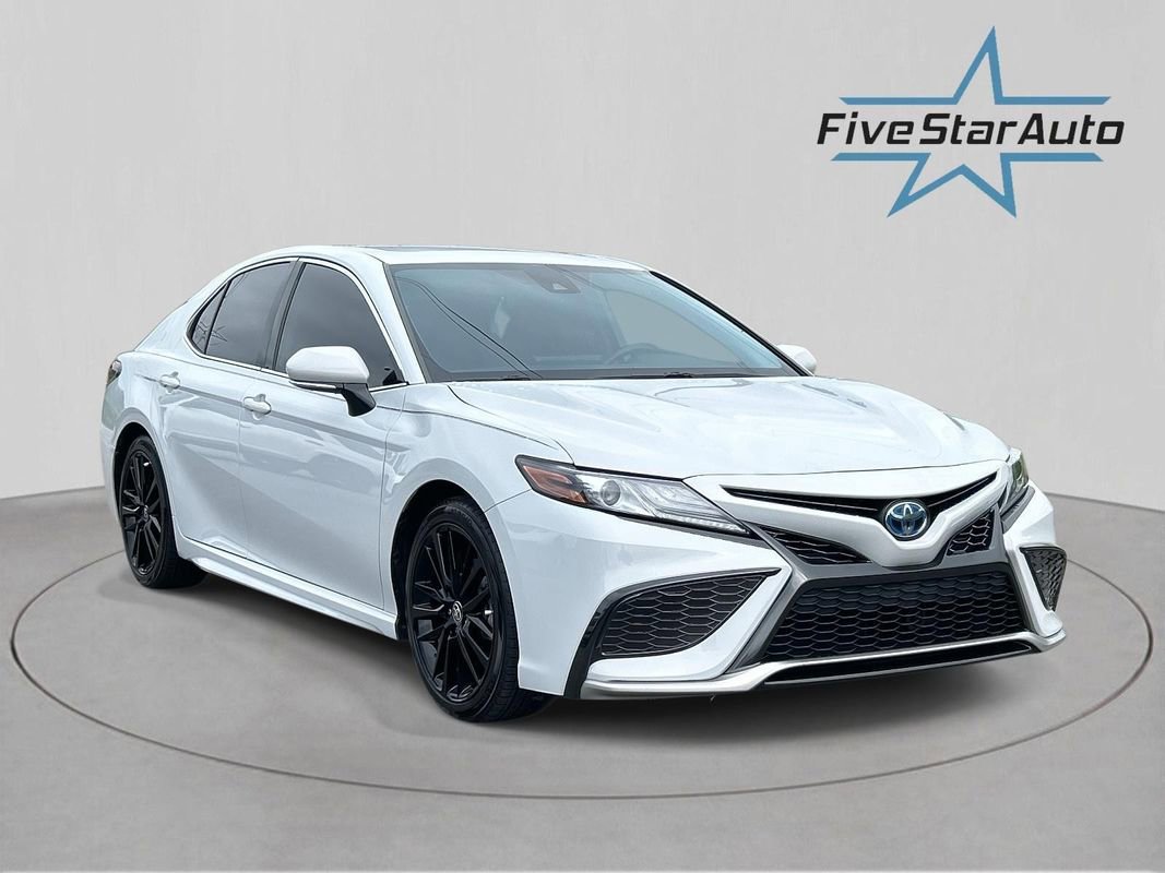 Used 2022 Toyota Camry XSE image 1