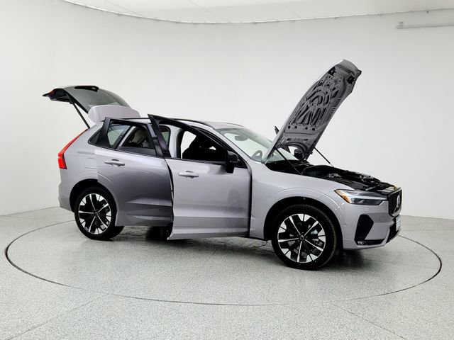 New 2026 Volvo XC60 B5 Plus w/ Climate Package image 10