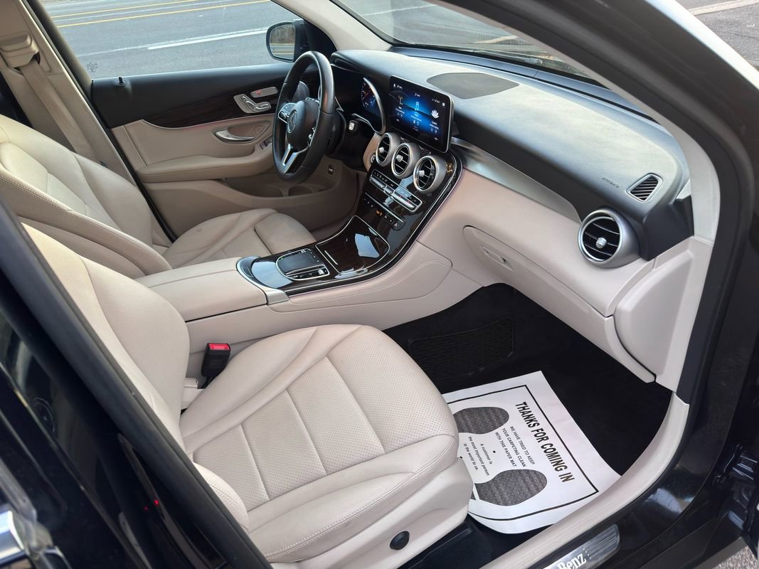 Used 2020 Mercedes-Benz GLC 300 4MATIC w/ Exterior Lighting Package image 33