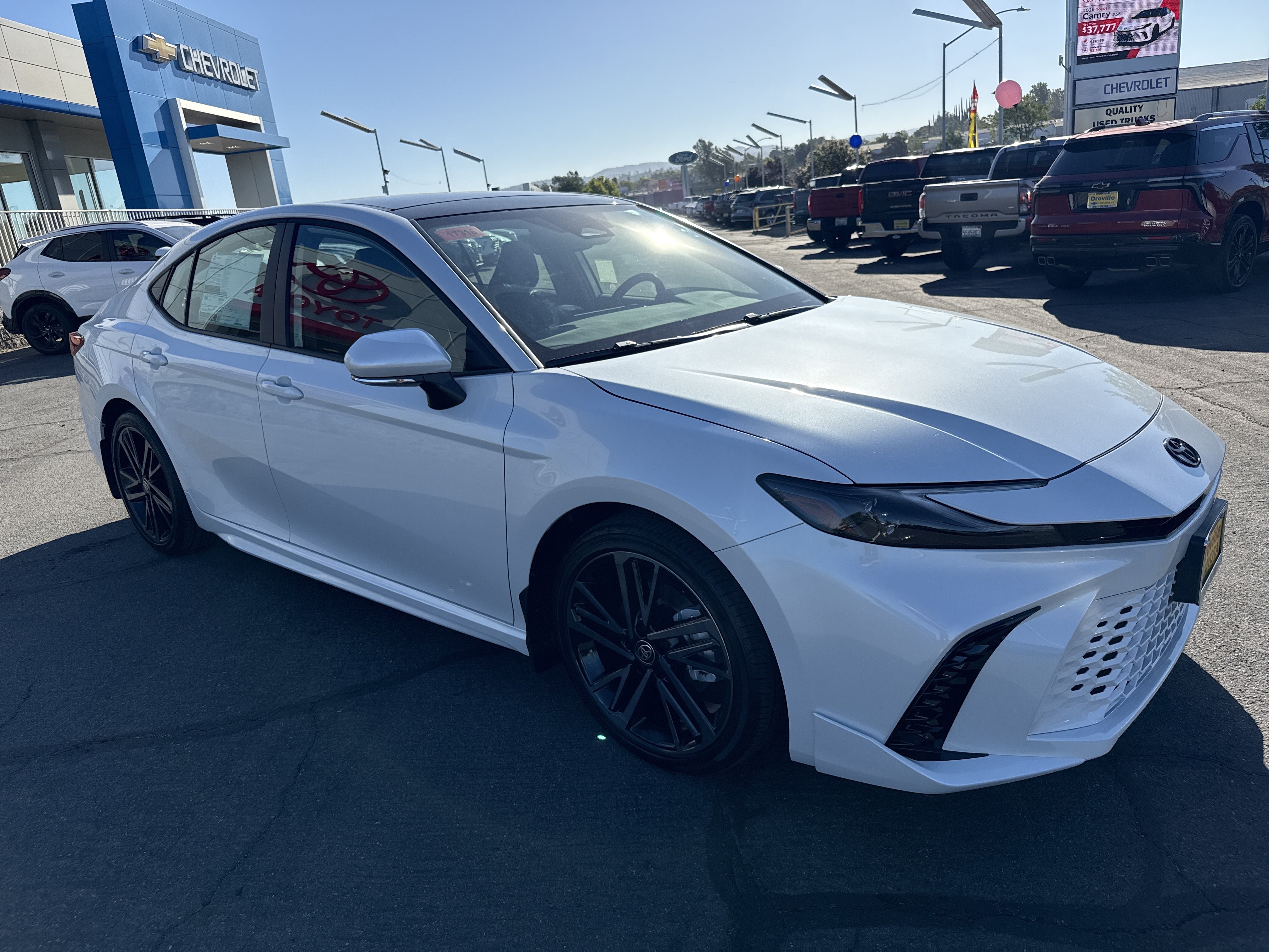 New 2026 Toyota Camry Hybrid FWD image 6
