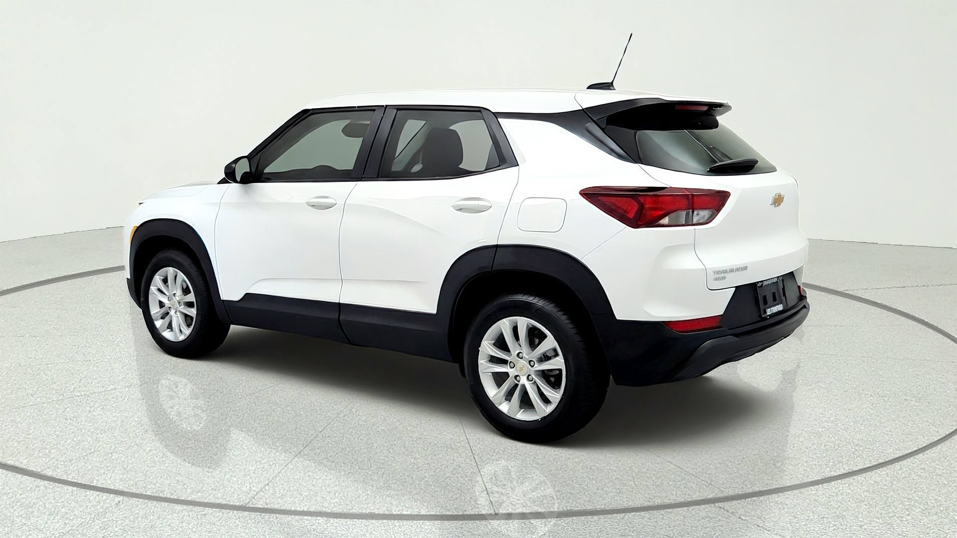 Used 2023 Chevrolet TrailBlazer LS AWD/4WD image 3