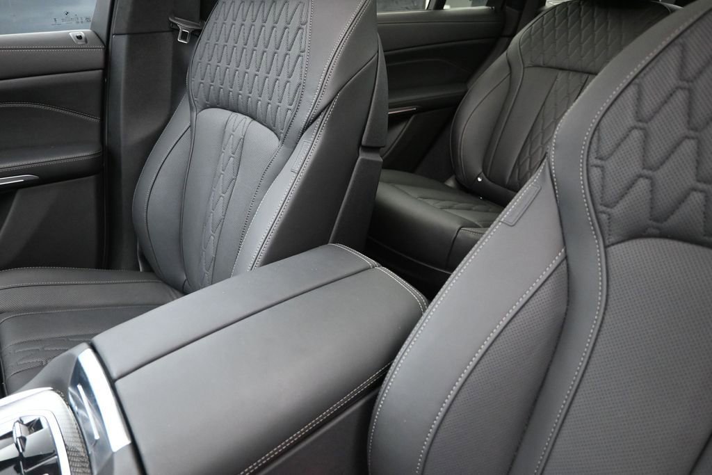 Used 2025 BMW X7 M60i w/ Executive Package AWD/4WD image 14