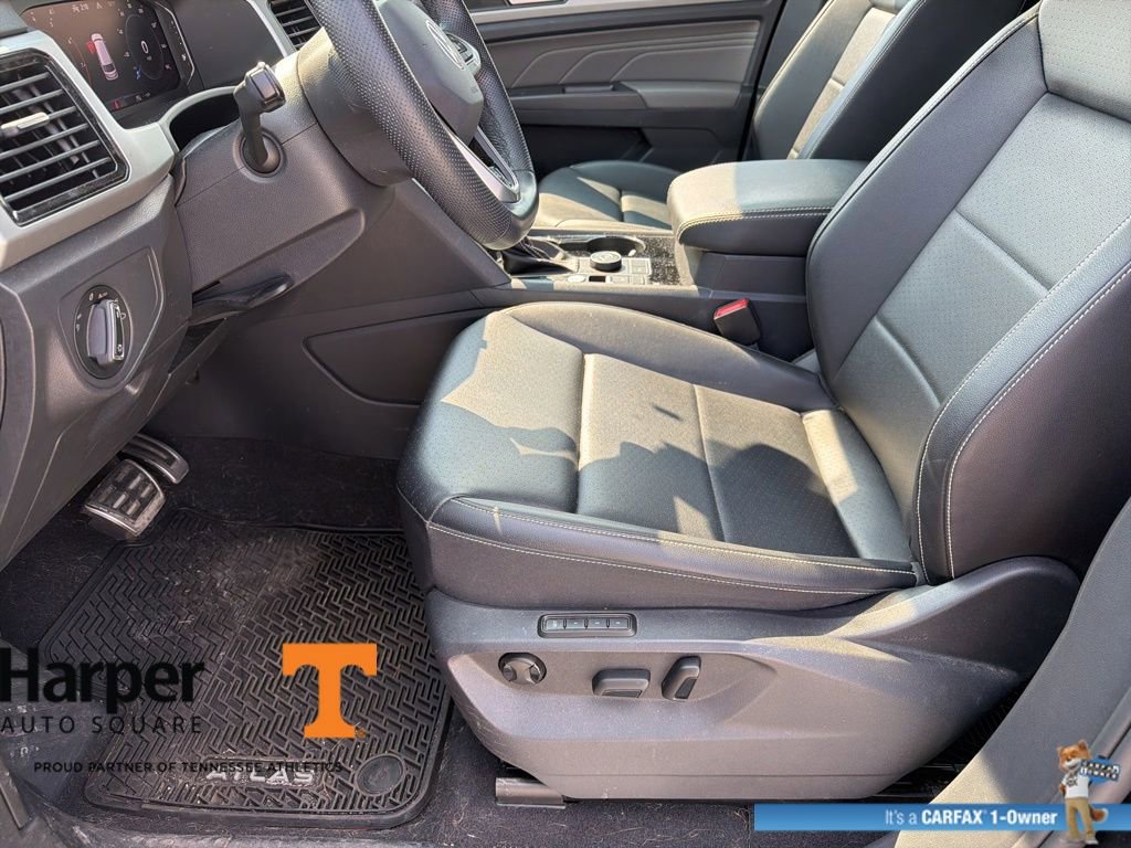Used 2023 Volkswagen Atlas SEL R-Line image 13