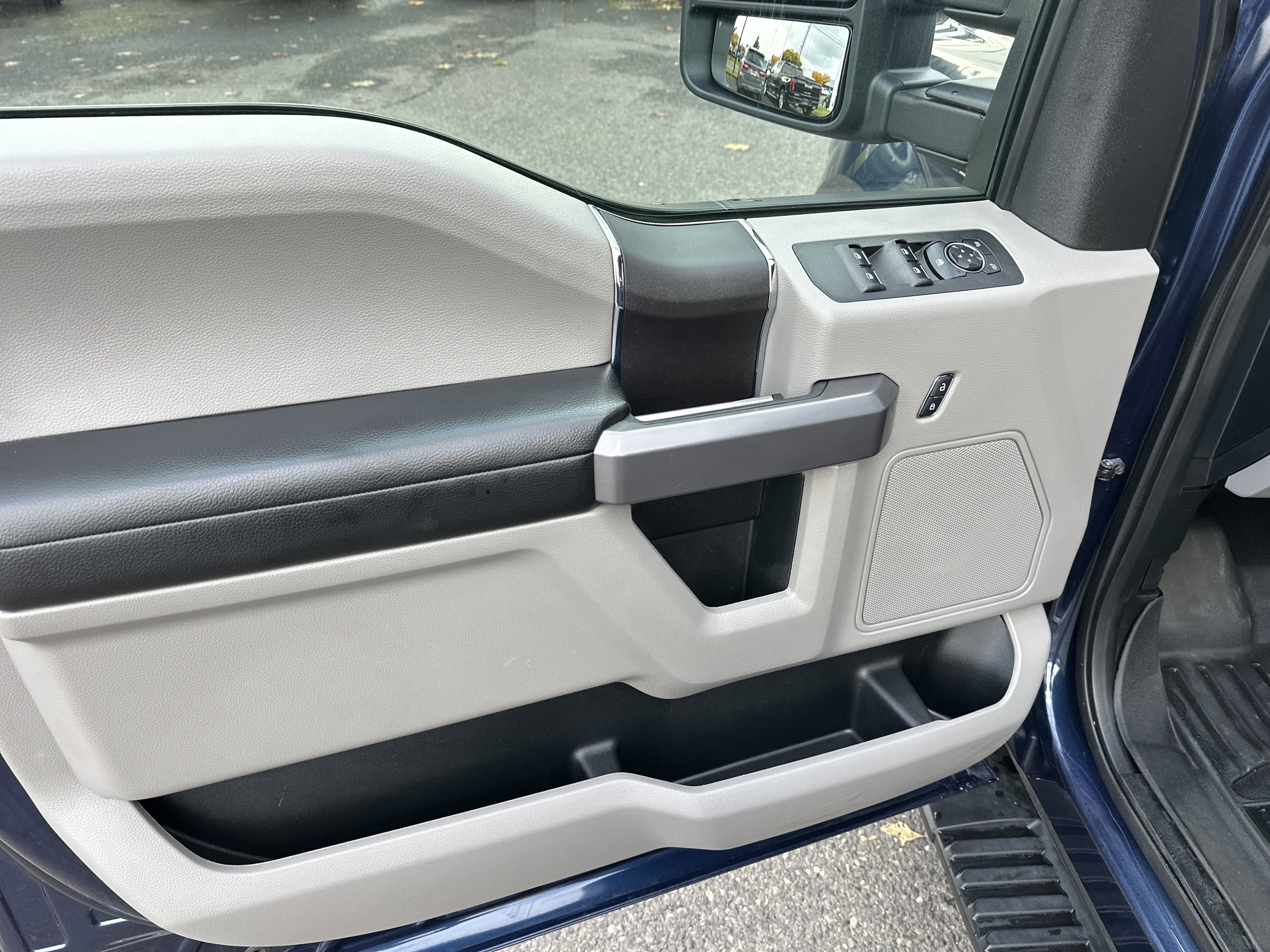 Used 2019 Ford F150 XLT image 13