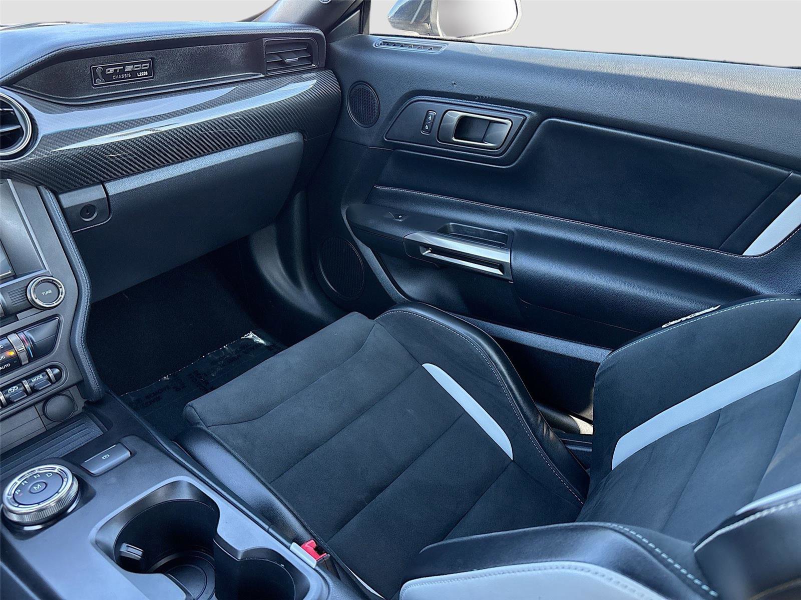 Used 2020 Ford Mustang Shelby GT500 w/ Carbon Fiber Track Pack image 25