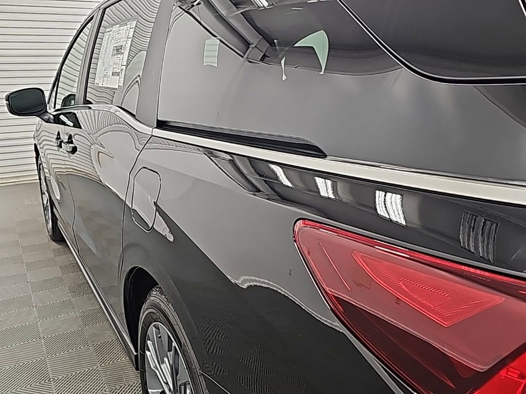 New 2026 Honda Odyssey Touring image 6