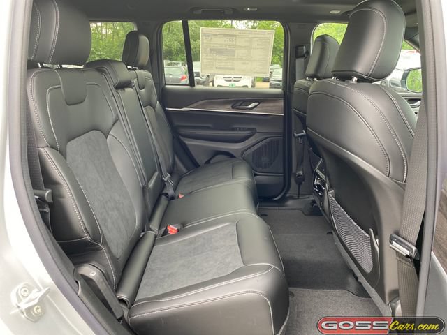 New 2026 Jeep Grand Cherokee Altitude AWD/4WD image 7