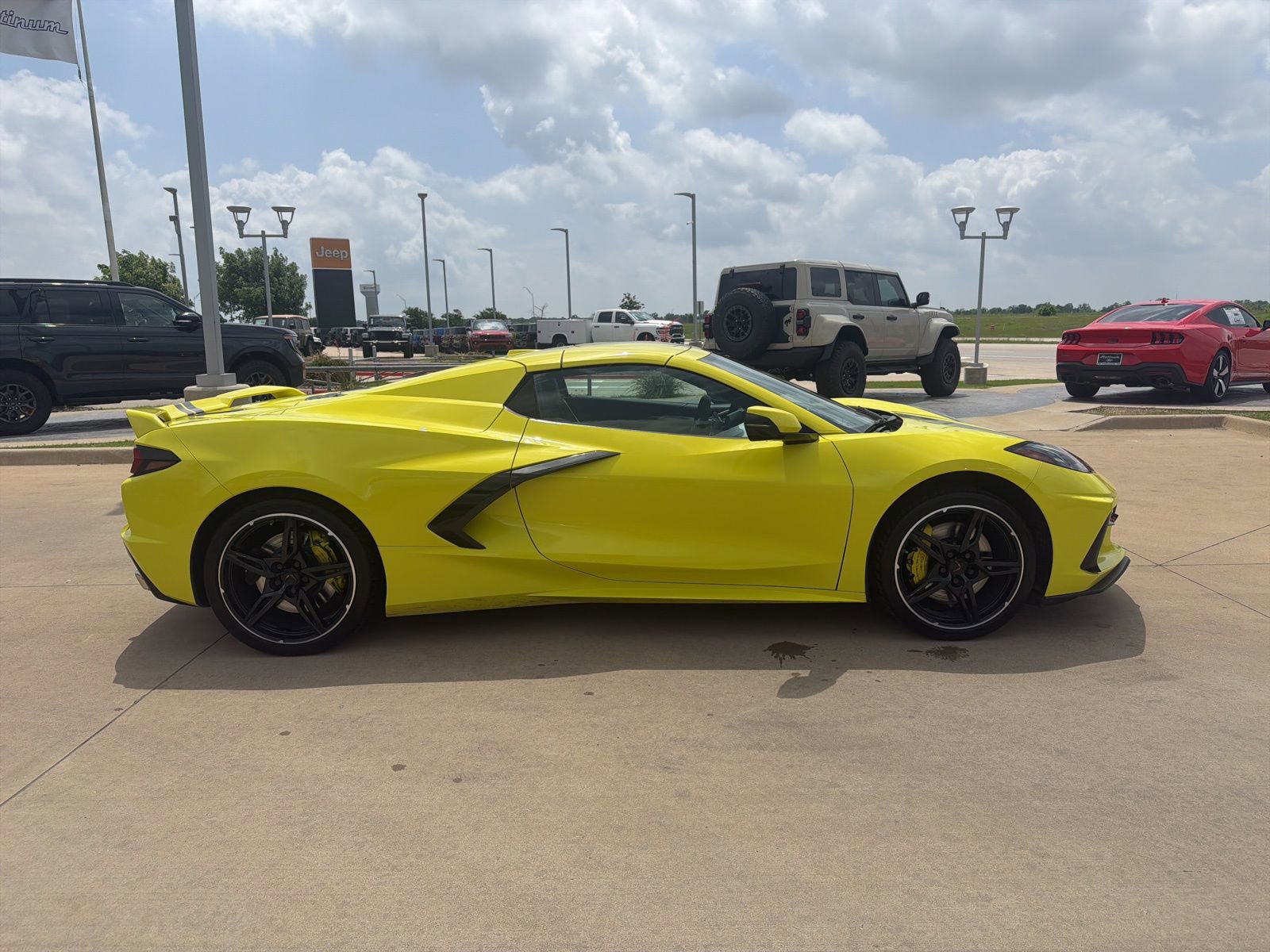Used 2022 Chevrolet Corvette Stingray Premium Conv w/ Z51 Performance Package RWD image 7