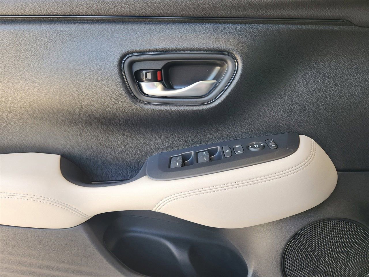 New 2026 Honda HR-V LX image 17