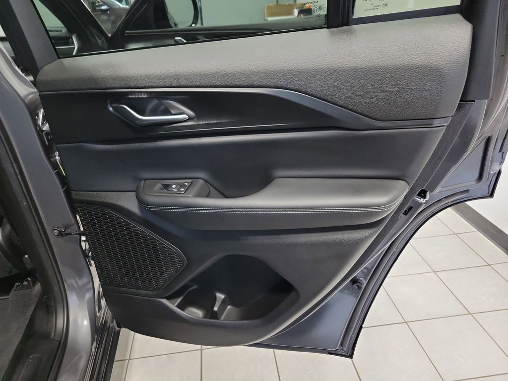 Used 2025 Jeep Grand Cherokee Altitude image 20