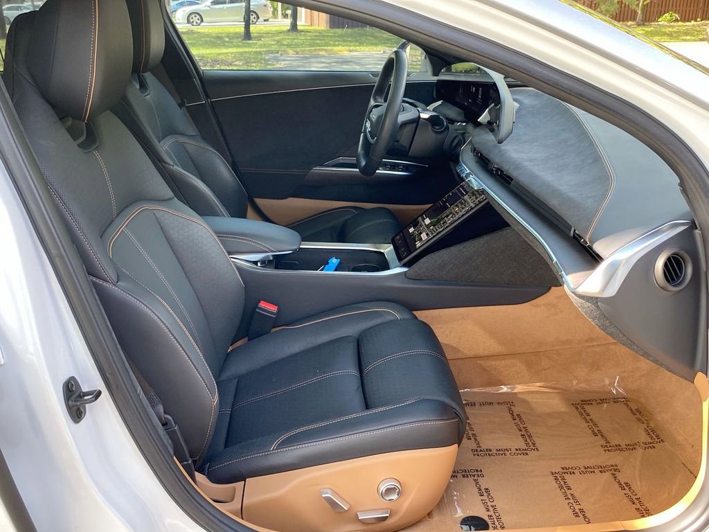 Used 2022 Lucid Air Grand Touring image 39