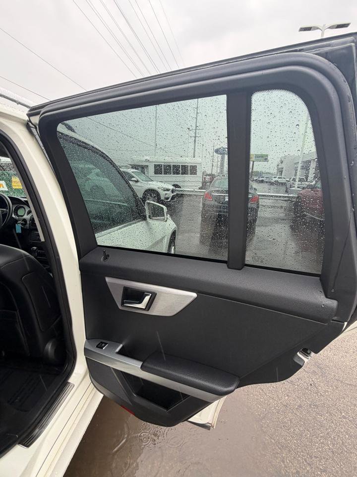 Used 2011 Mercedes-Benz GLK 350 4MATIC image 17