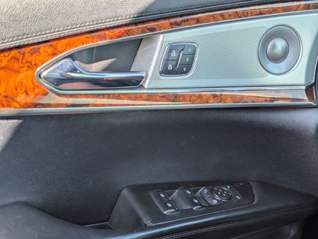 Used 2016 Lincoln MKX Reserve w/ Luxury Package FWD image 18