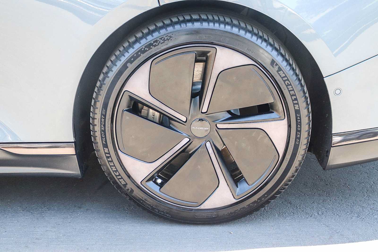 Used 2025 Lucid Air Pure RWD image 12