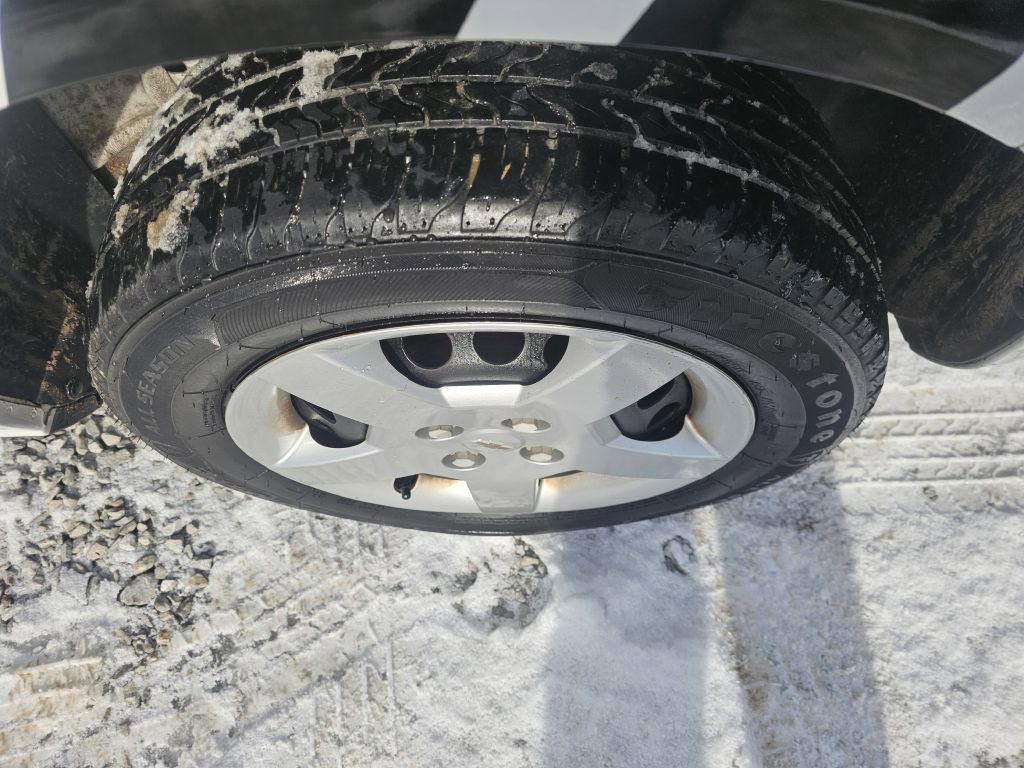 Used 2007 Chevrolet Cobalt LS w/ Enhanced Safety Package image 9