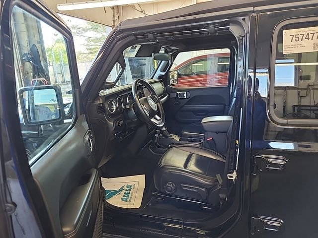 Used 2022 Jeep Wrangler Unlimited Sahara w/ Cold Weather Group AWD/4WD image 5
