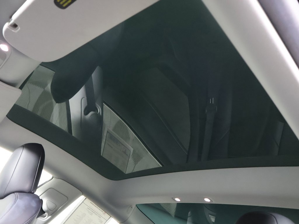 Used 2023 Tesla Model 3 Standard Range image 19